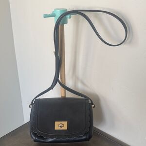 Kate Spade Classic Black Scalloped Leather Shoulder Crossbody Bag Versatile GUC